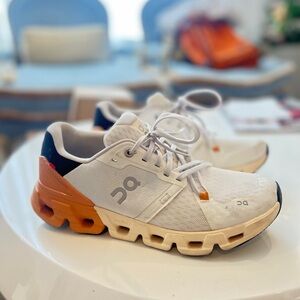 OnCloud on running Helion hardly worn shoes